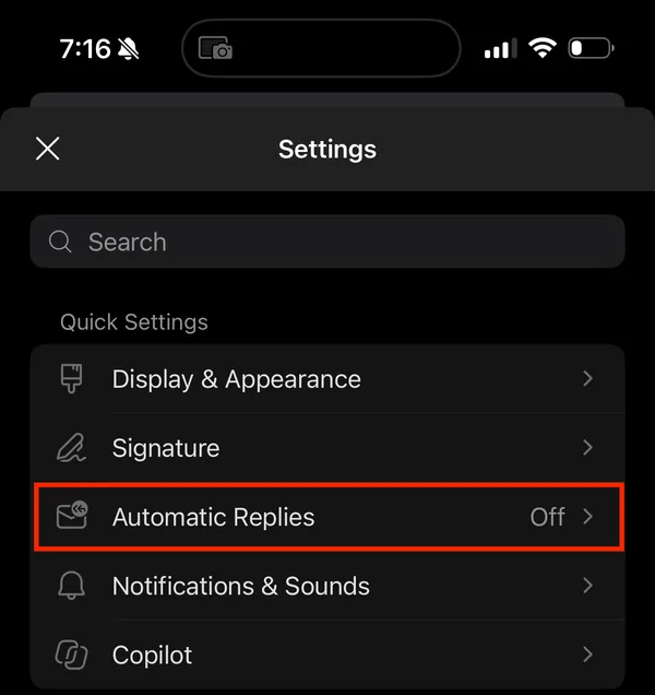 Paramètres d'Outlook mobile en 2027 avec Réponses automatiques mis en évidence